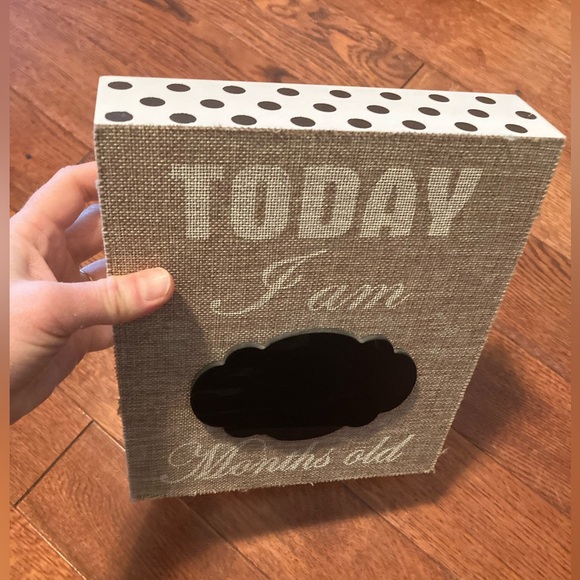 2/$5 Milestone Baby Photo Sign - "How many months old" - Picture 2 of 5